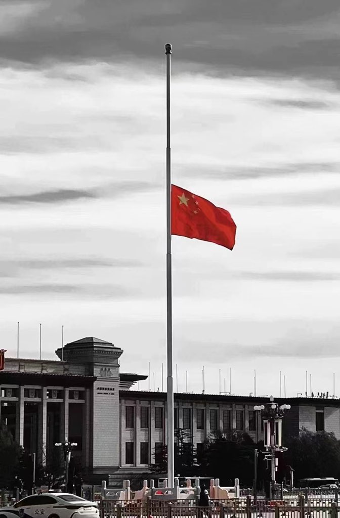 jack0507kui's tweet photo. 人们在纪念李克强总理，到底在纪念什么… https://t.co/bLm3ZPNlXS