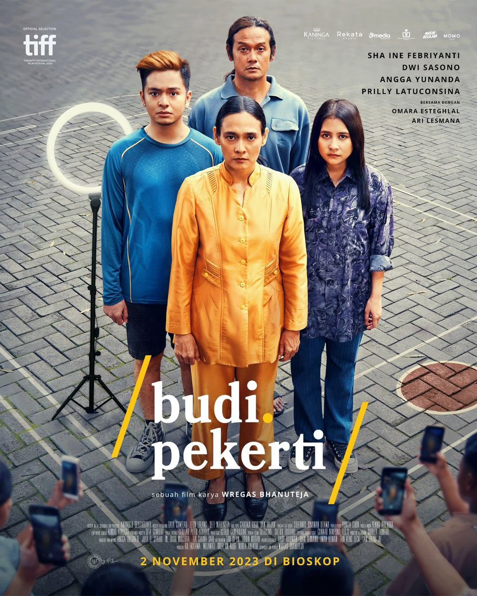 bicarafilmid's tweet photo. Ada 3 Film Indonesia yg tayang di bioskop mulai hari ini:
1. Budi Pekerti (Dir: Wregas Bhanuteja Cast: Sha Ine Febriyanti, Angga Yunanda, Prilly Latuconsina, Dwi Sasono)
2. Kultus Iblis (Dir: Bobby Prasetyo Cast: Yasamin Jasem, Fadi Alaydrus, Debo Andryos)

(1/2) https://t.co/eOQjD3Bs0l