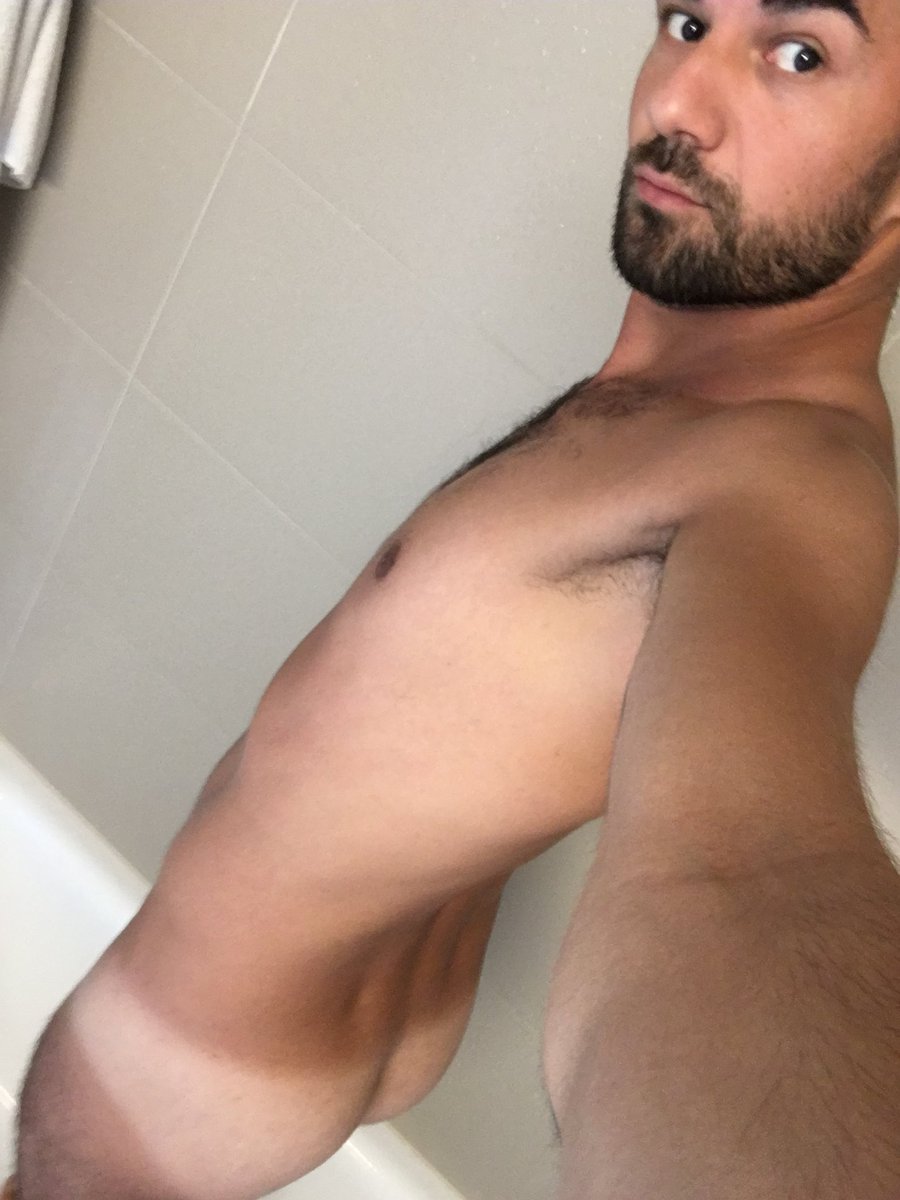 mio_tato's tweet photo. @LeoLulu_XXXx @Pornhub J’adorerai faire un plan à 3 avec vous !! 😏🔥😈 https://t.co/E3nGeTy8Rl
