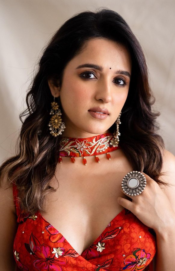 F96DtIFbIAAtQuw?format=jpg&name=900x900