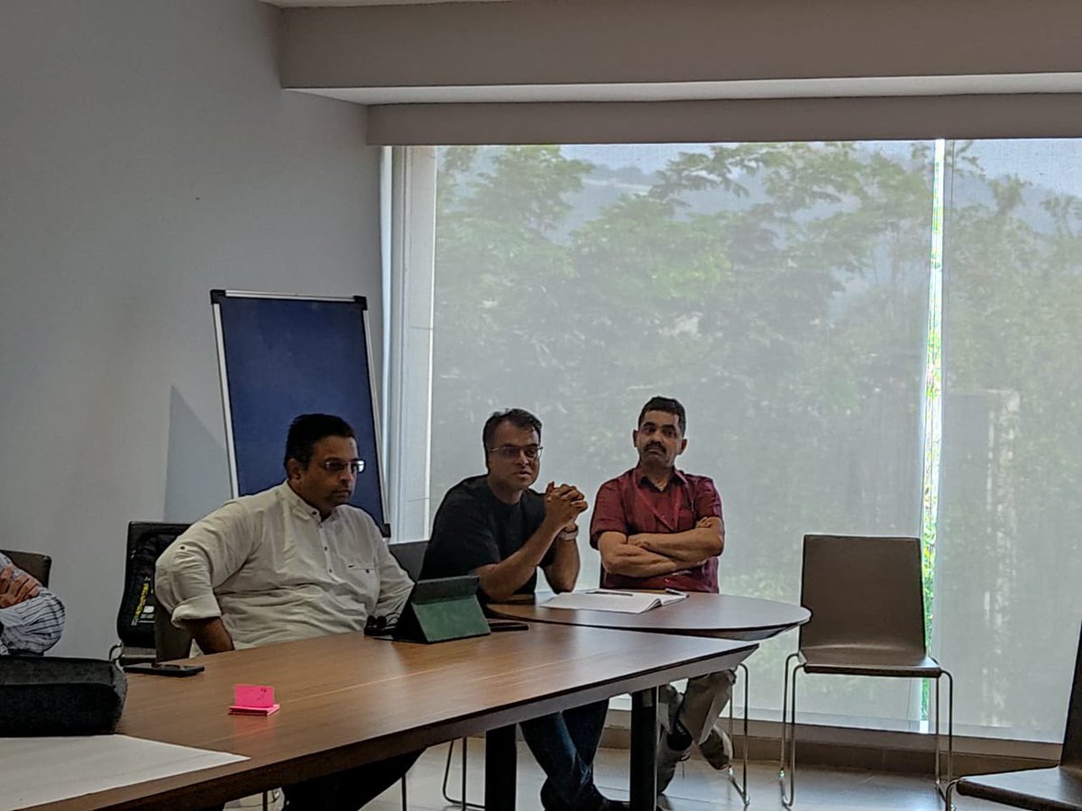 prchoudhury's tweet photo. People migrate out of tenure insecurity contexts lose local ecological knowledge &amp; land up in new ecosystems where they also lack both - tenure &amp; adaptive knowledge- adding to their vulnerability - that undermine food access. @flagccipforum session discussion at @IndiaLandConf https://t.co/XFvf9JGHOg