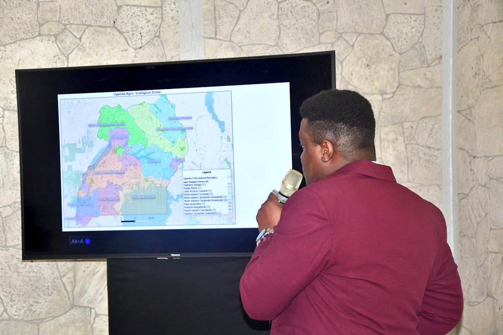 osmuganda's tweet image. Keeping our #maps updated, one contribution at a time
Navigating to new destinations or finding a service provider has never been easier, thanks to the dedicated community of mappers!
Whether you are contributing in the field or remotely updating map data,
1/2