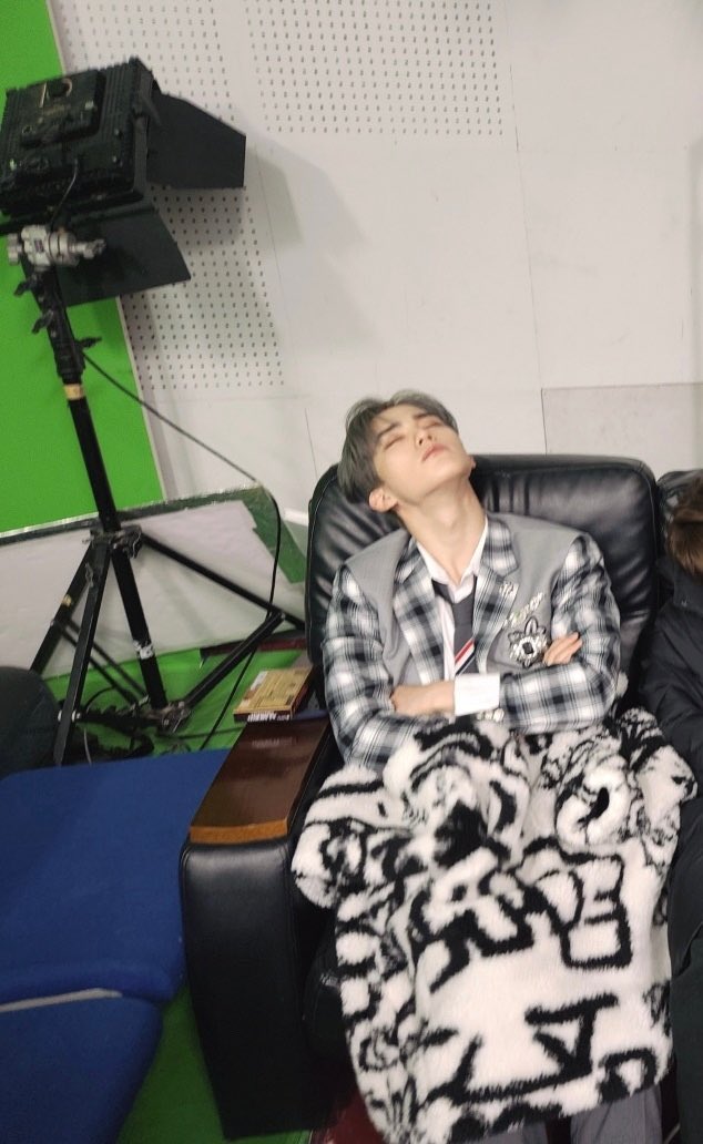 [#여정]
제유~ Happy birthday to you~~😚
11월은 형의 달인거 알고 있지? ㅎ.ㅎ
항상 모두를 즐겁고 행복하게 해주는
형의 존재는 나한테 기적이야😊
생일이니까 형 좋아하는 거 많이많이 먹구
내가 지이이인~~짜 사랑해 울 형 알라뷰🥰😍❤️
#TO1 #티오원 #YEOJEONG