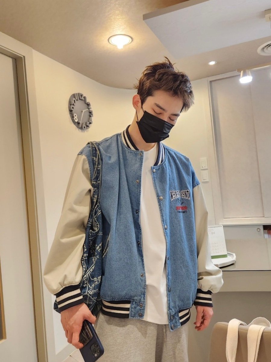 TO1_members's tweet photo. [#여정]
제유~ Happy birthday to you~~😚
11월은 형의 달인거 알고 있지? ㅎ.ㅎ
항상 모두를 즐겁고 행복하게 해주는
형의 존재는 나한테 기적이야😊
생일이니까 형 좋아하는 거 많이많이 먹구
내가 지이이인~~짜 사랑해 울 형 알라뷰🥰😍❤️
#TO1 #티오원 #YEOJEONG https://t.co/l8HJnNOZe6