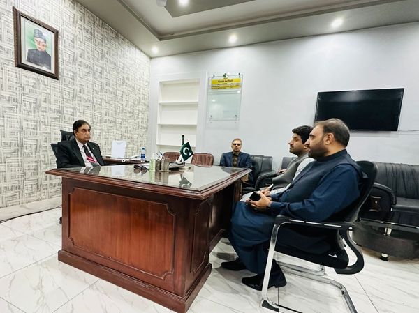 MerfPakistan's tweet photo. Mr. Sayed Ghalib , Director Ops @MerfPakistan met with Dr Ameer Muhammad Jogezai, Minister Health &amp; other Sr. Gov officials for more coordinated effort to uplift the health sector intervention to reach out most vulnerable remote people of #Balochistan #ZeroMalaria @dpr_gob https://t.co/VvhrumGEMh