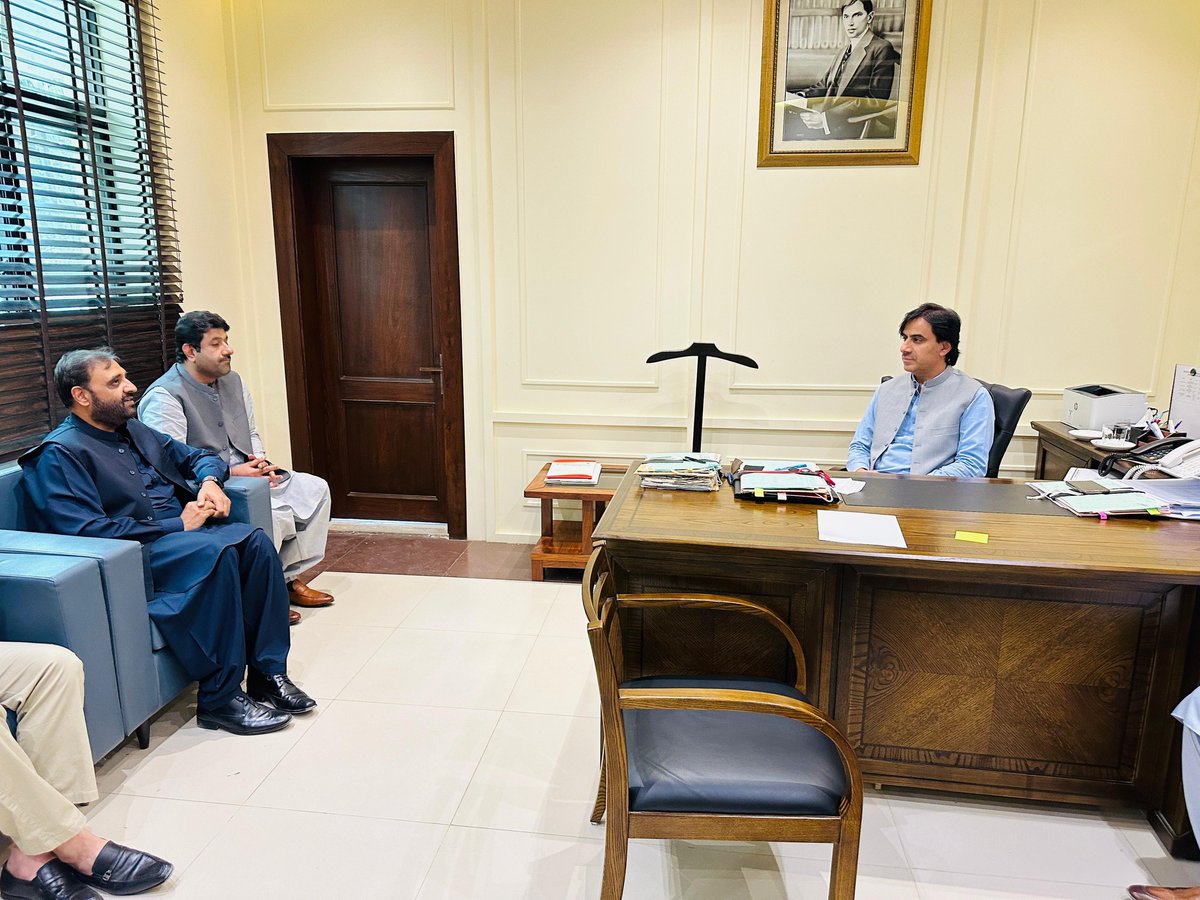 MerfPakistan's tweet photo. Mr. Sayed Ghalib , Director Ops @MerfPakistan met with Dr Ameer Muhammad Jogezai, Minister Health &amp; other Sr. Gov officials for more coordinated effort to uplift the health sector intervention to reach out most vulnerable remote people of #Balochistan #ZeroMalaria @dpr_gob https://t.co/VvhrumGEMh