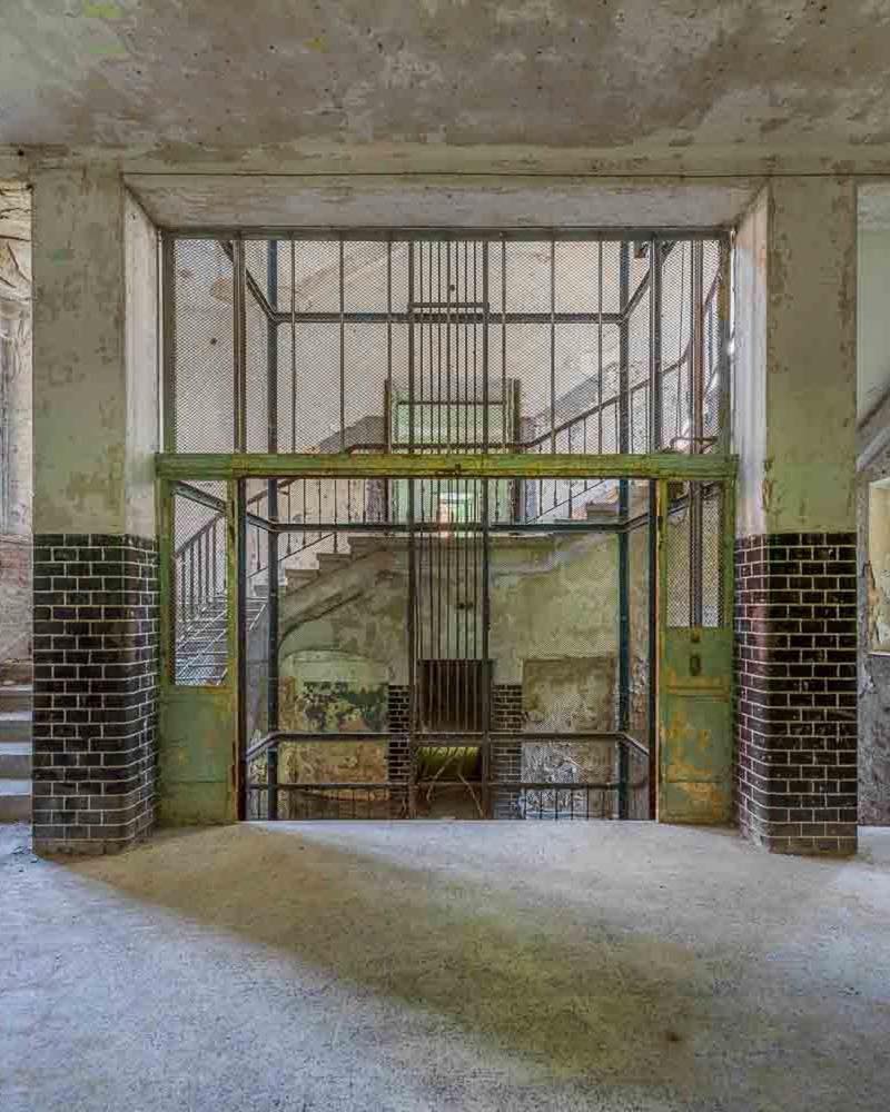 markusleandernl's tweet photo. ASCENSEUR.PERDU

Take a look at my website too https://t.co/RHwzkzIYgg

If you are interested in having my work on your wall do not hesitate and send me a message ✉️ https://t.co/Vyy2TD8JDk