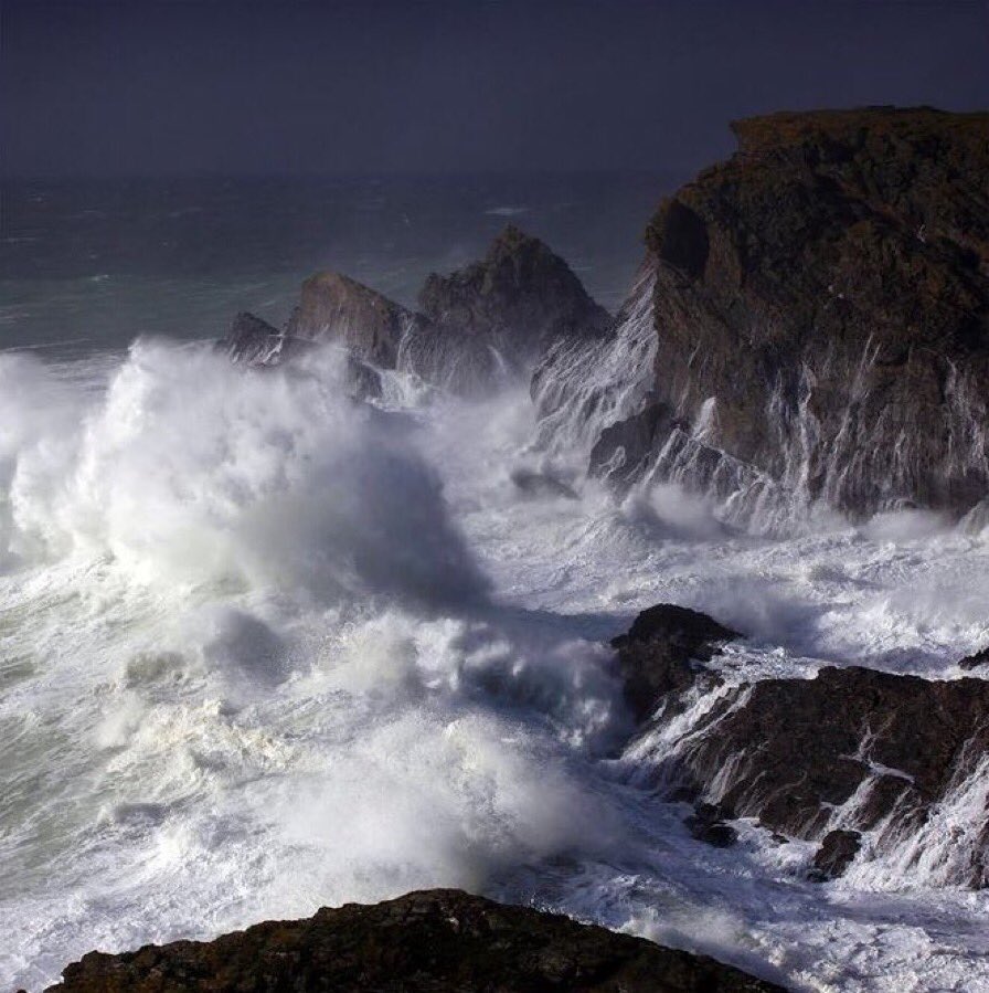 BreizhWeCan's tweet photo. 😲 #TempeteCiaran : ça a aussi soufflé très fort dans le Morbihan !

Rafales de #vent enregistrées cette nuit
💨 164 km/h à Groix
💨 152 km/h à Belle-Ile-en-Mer
💨 147 km/h à Lorient
💨 128 km/h à Locminé
💨 124 km/h à Vannes
💨 116 km/h à Quiberon
💨 114 km/h à Ploërmel
💨 112 km/h à Pleucadeuc
💨 110 km/h à Pontivy
💨 105 km/h à Vannes

#Ciaran #Morbihan #Bretagne 

©️Stéphane Foulon