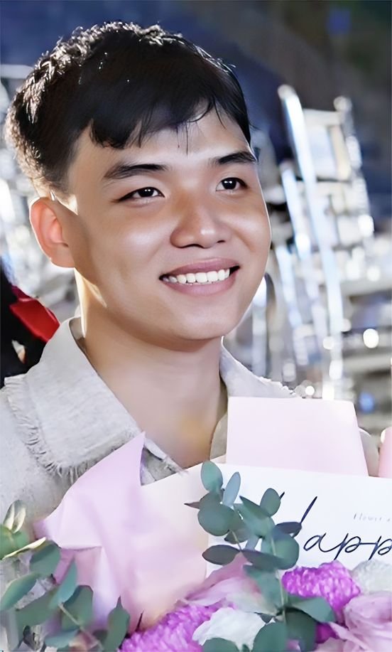 Caothu_Real's tweet photo. #Caothu📷📷
Dù sao thì trải qua bao nhiêu sóng gió, chàng trai ấy vẫn chọn ở lại và tha thứ, ở bên cô gái mình thương 📷
#BTC , #CRYPTO #ElonMusk #SHOWBIZコーナー https://t.co/647FKAZd1B