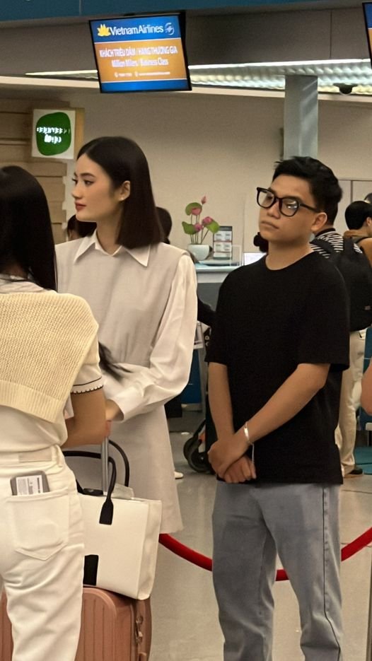 Caothu_Real's tweet photo. #Caothu📷📷
Dù sao thì trải qua bao nhiêu sóng gió, chàng trai ấy vẫn chọn ở lại và tha thứ, ở bên cô gái mình thương 📷
#BTC , #CRYPTO #ElonMusk #SHOWBIZコーナー https://t.co/647FKAZd1B