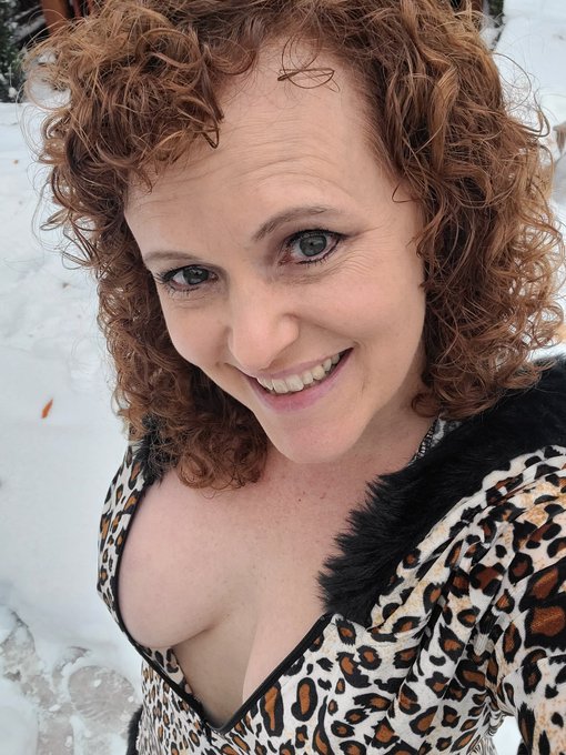 Sunday I was a cheetah, trying to stay warm.  It was fun to hang out and play pool. https://t.co/2sQH8zniaI<a href="/tag/redhead"class="tags"><span>#redhead</span></a><a href="/tag/costume"class="tags"><span>#costume</span></a><a href="/tag/milf"class="tags"><span>#milf</span></a>