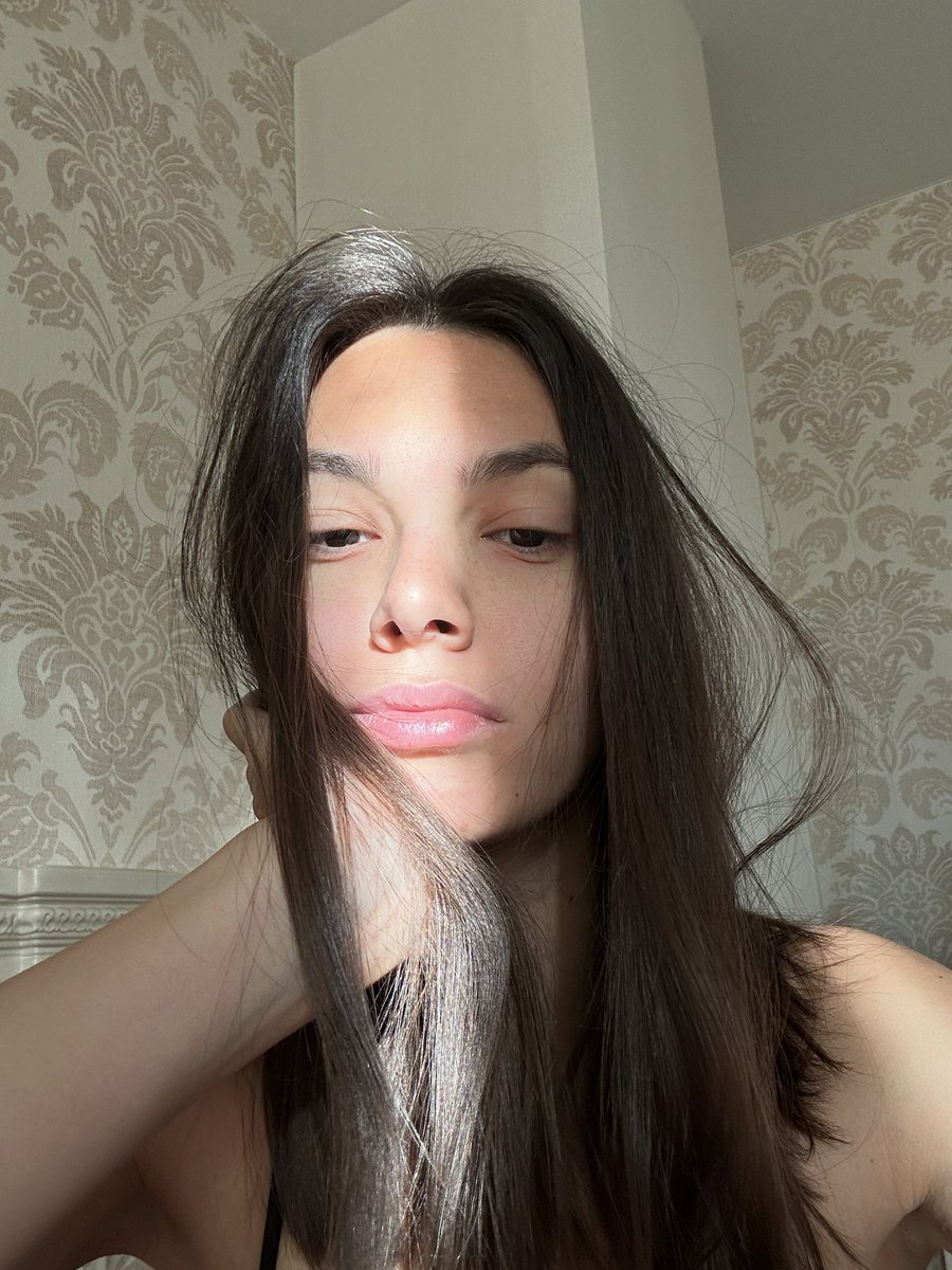 Ви⚡️ tweet media