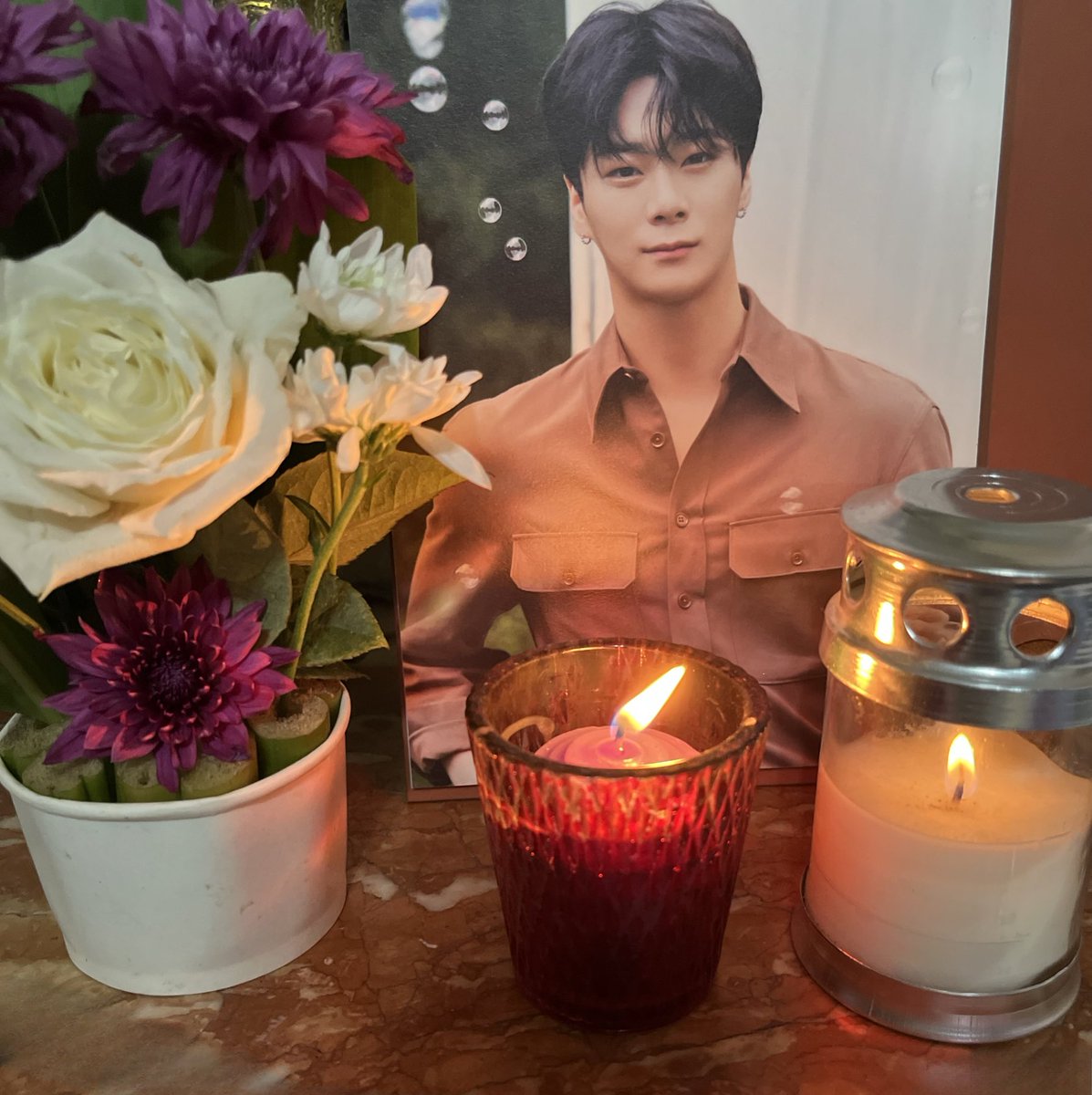 remembering our dear binnie 
praying for his soul 🌙🙏🏻💐🥹🤍🕯️

#MOONBIN #RememberingMoonbin
#ASTRO #문빈 #아스트로 
#allsoulsday #allsoulsday2023