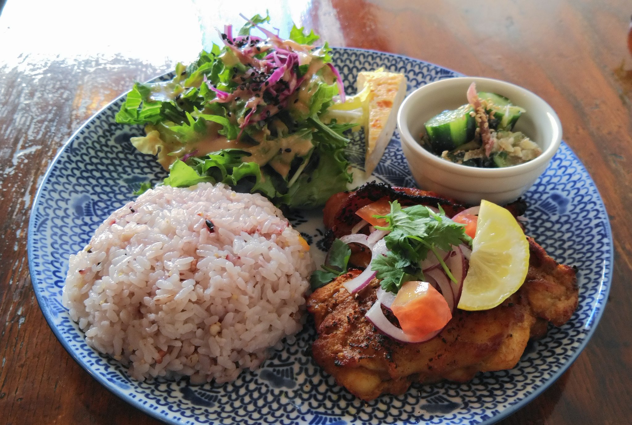 cafe.bar.gallery.Roof على X: 