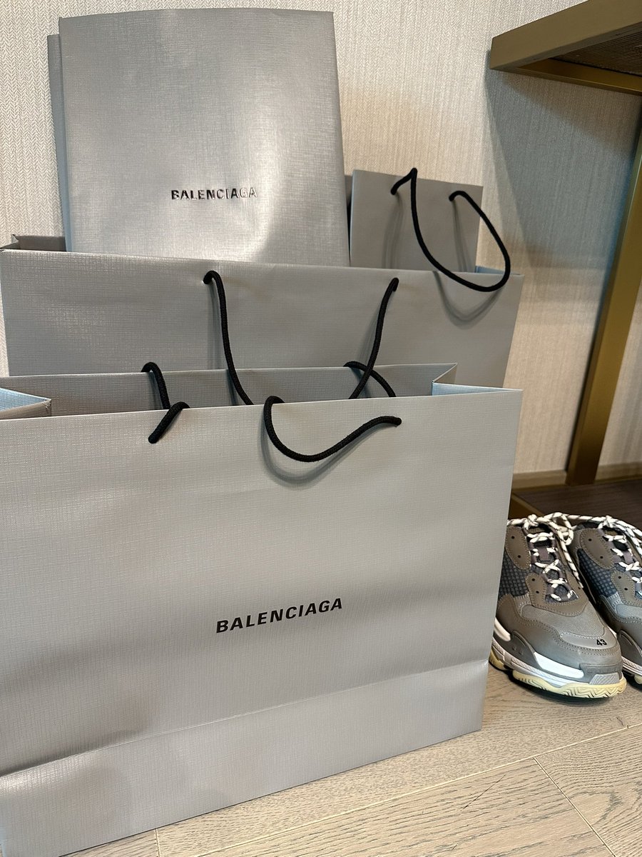 New music coming ⚡️⚡️⚡️ #Balenciaga