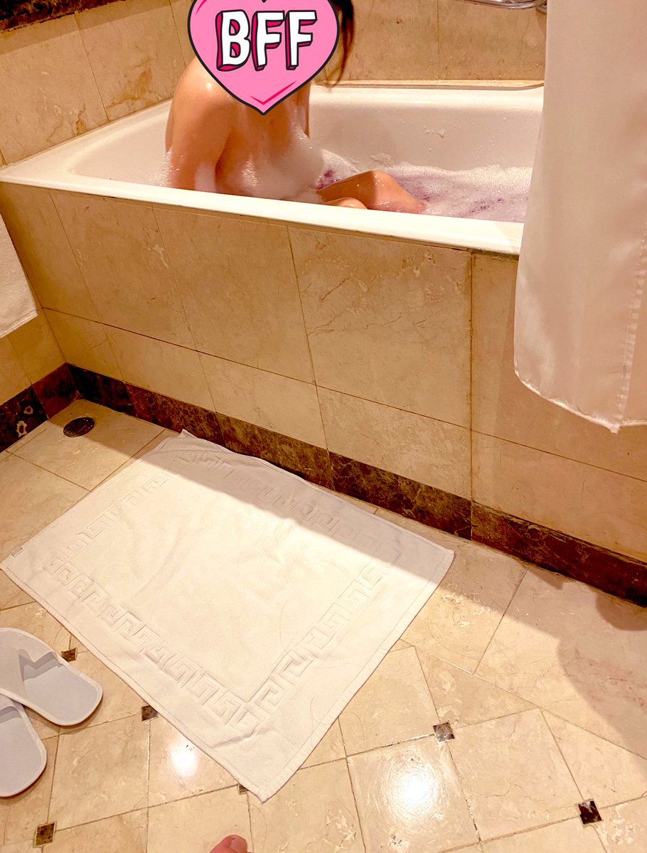 琴晚響酒店浸完浴就做推油..超爽🥰 
辛苦哂 <a href="/kk091398/">Dukekk 自由式按摩</a>  
手指攰未？！XD