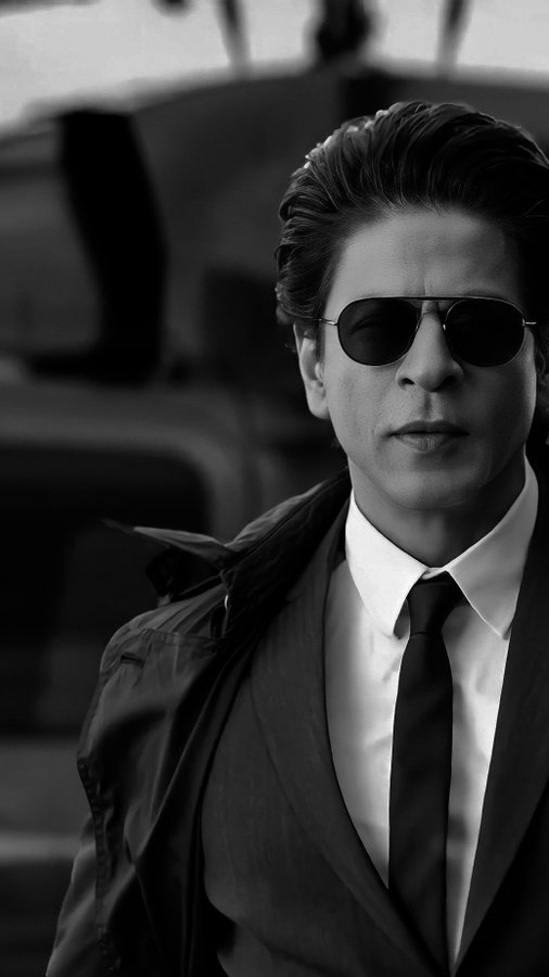 kaushal_tr18's tweet photo. Happy Birthday Shah ♥️✨ @iamsrk

Stay happy &amp; healthy 😊

And Continue to entertain us as you have been doing for many years...

#HappyBirthdaySRK https://t.co/VdhoWeGMCc