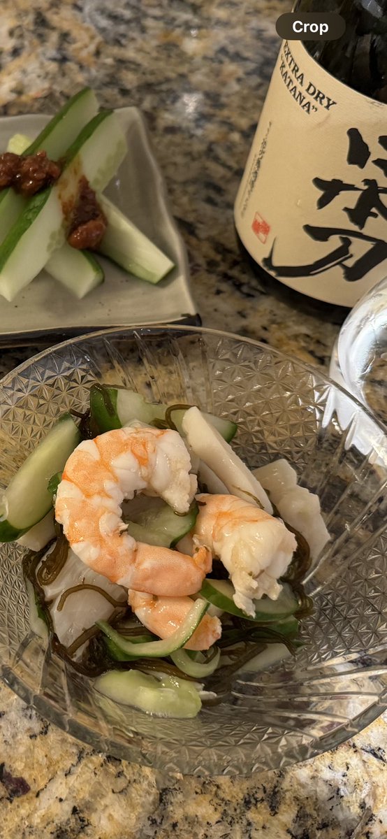 bobyosh's tweet photo. #本日の晩餐 
#きゅうりずくし 🥒

#家庭菜園 の #実り を
#家庭料理 で #堪能 ！

#食べるだし醤油 の
#もろきゅう

#海老 #烏賊 #帆立 
#具沢山 #もずく酢

 #梅しそ #ほたて 入り
#きゅうり巻き
を
#肴 に

#超辛口 #花の舞酒造 
#純米吟醸 
#日本刀 ( #かたな )

#ツイート しながらの
#晩酌 👍😊 https://t.co/i6kXJjXf7m