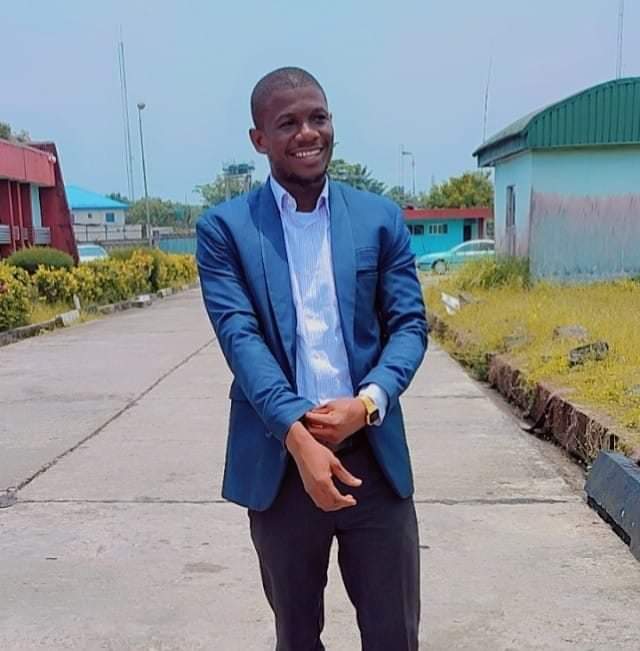 Okerekechineny1's tweet image. &quot;Feeling confident in blue! 💙 #SuitUp #ReadyForSuccess&quot;