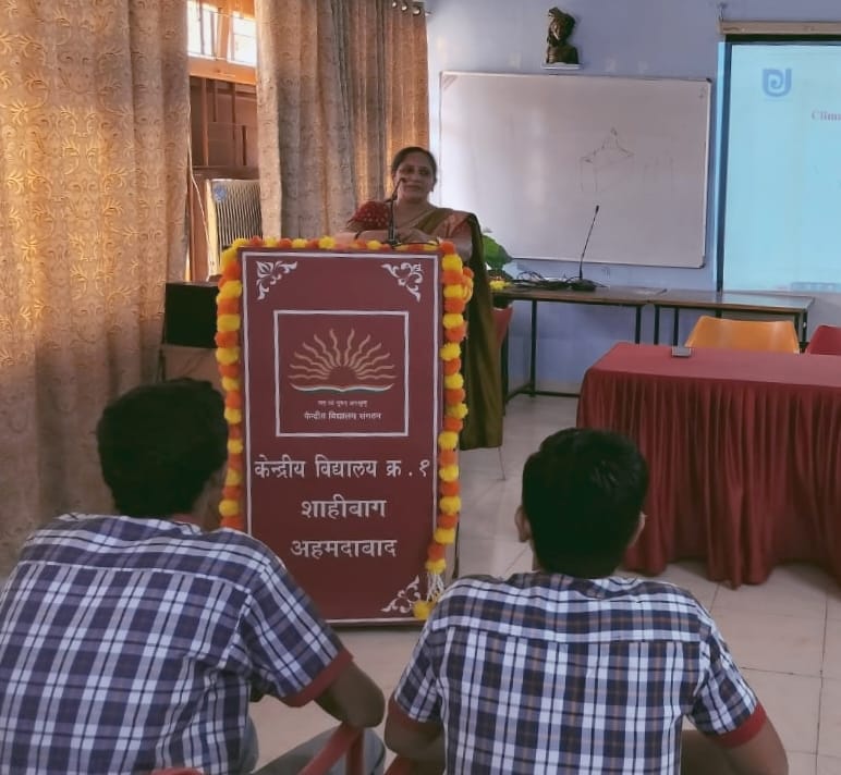 PROCUG1's tweet photo. CUG Update 🗞️
Outreach Activity: Prof. Bhawana Pathak delivered expert talk on Climate Change, Sustainable Development and Environmental Commitment under PM Shri Scheme at Kendriya vidyalaya, Shahibaug, Ahemdabad on 31st October 2023.
#CUG #Outreachactivity https://t.co/9r8pX8bBhB