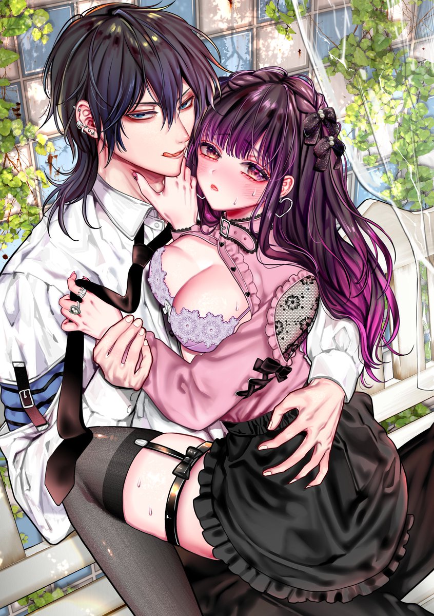 11/3から電子単行本「甘い棘」が配信されます。
以前出して頂いた成人向単行本「棘」を全年齢用に修正した作品集になります。ジャンルはTLです(大丈夫か!?ストーリー的な意味で…) 
まだ棘を読んだことがない方、よろしくお願いします!表紙は描きおろしです。
シーモア https://t.co/SBgjTycQIB 