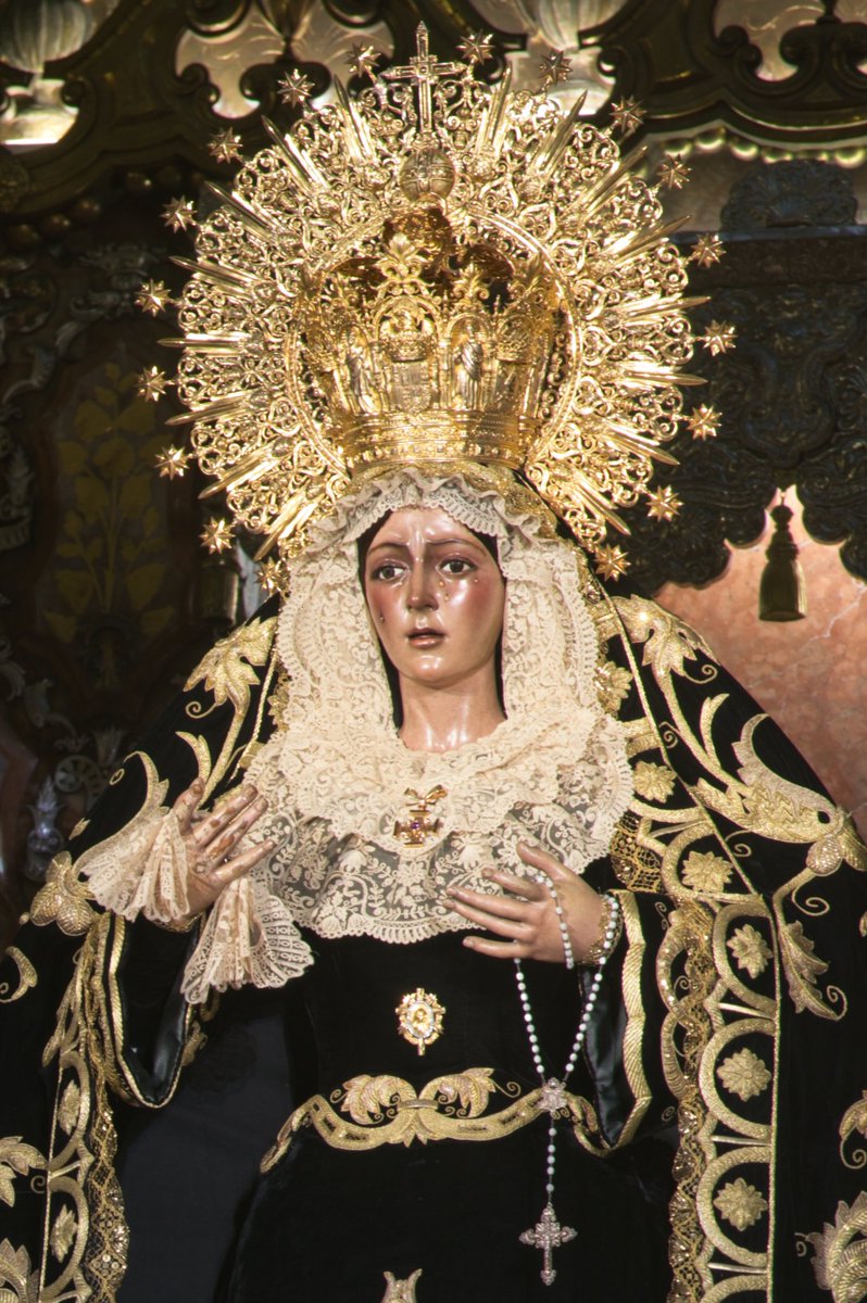 ⚫️ La Esperanza Macarena de luto en memoria de los Fieles Difuntos. 
📸 Andrés Vázquez. 
#ElCabildo #TDSCofrade