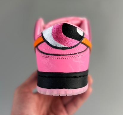 NIKE DUNK SB LOW. The Powerpuff Girls Compared to the Dunk skate, the modified Dunk SB has a thicker tongue filling. #Nike #dunksb #Girls #shoes #fashion #cool #sneakers #comfort #shoestyle