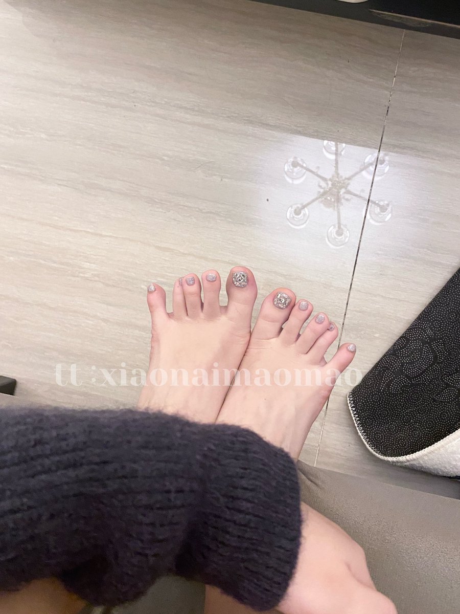 福利姬小奶猫猫分享的黄推图片2 - 网红私拍内容