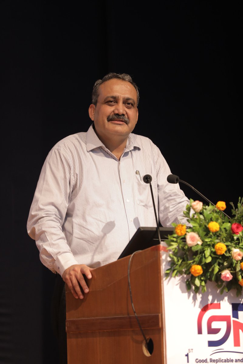 ShsrcGujarat's tweet photo. @ShsrcGujarat દ્વારા GRIP સમિટ ૨૦૨૩ નું આયોજન કરવામાં આવેલ જેમાં બેસ્ટ પ્રેક્ટિસનું પ્રેજેંટેશન કરવામાં આવેલ અને શ્રેષ્ઠ પ્રેક્ટિસને બિરધાવામાં આવેલ અને બેસ્ટ પ્રેક્ટિસ ની કમ્પેનડીયમ નું વિમોચન મંચસત મહાનુભાવો દ્વારા કરવામાં આવેલ.
#publichealth #GRIP2023 #bestpractice #innovation https://t.co/Yxt5us1Jzq