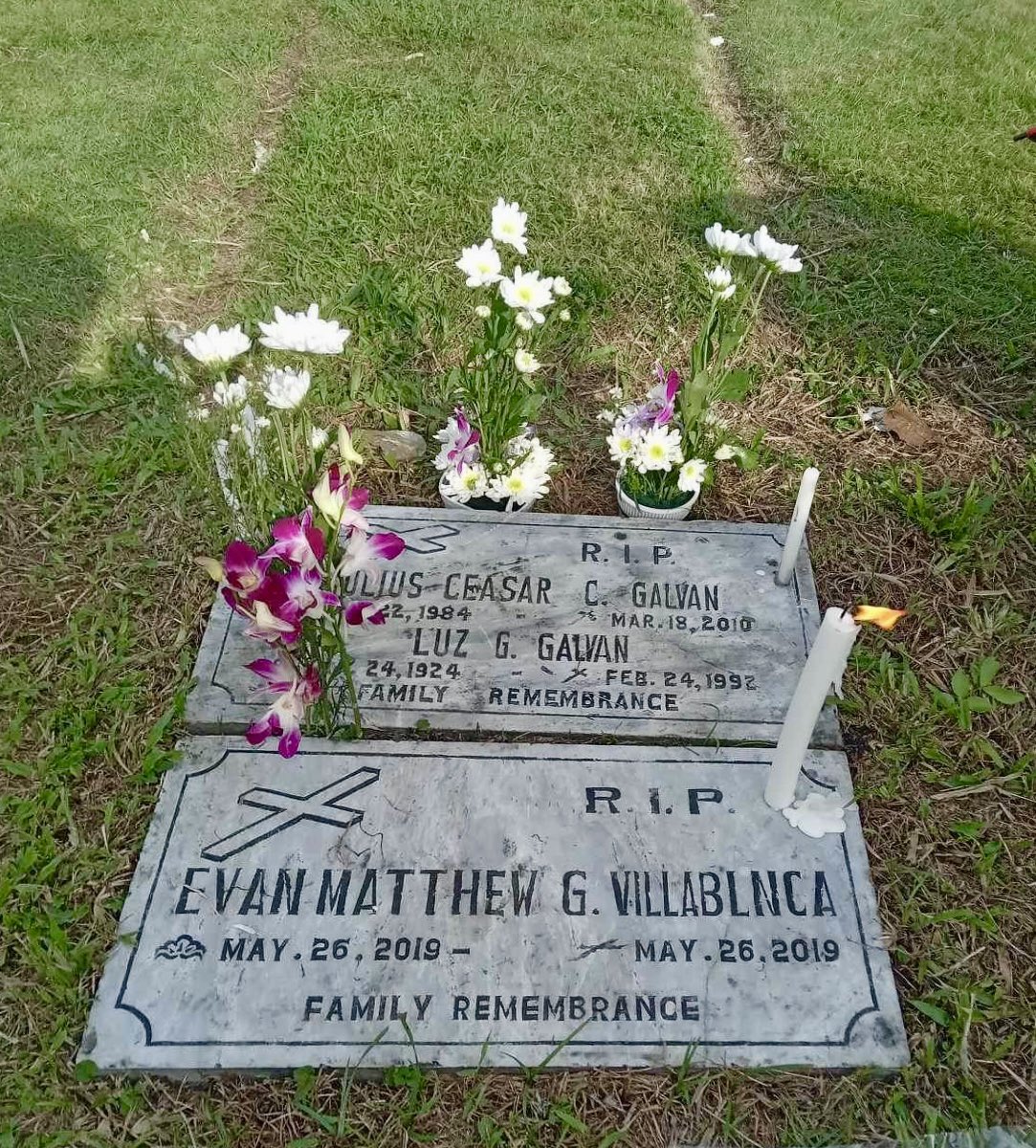 MacohGalvan's tweet photo. Remembering the souls of our departed loved ones 🕯️🩶

#AllSoulsDay #undas2023 https://t.co/WtjSgT926f
