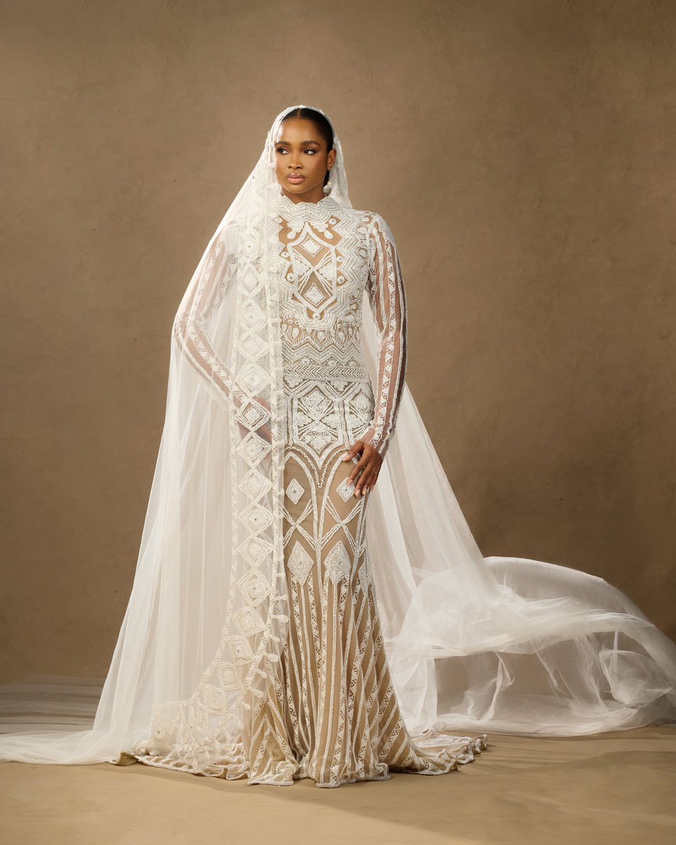 SugarWeddings's tweet photo. We adore the first of 11 looks in the 2024 Bridal Collection by @emaginebybukola πβ€οΈβ€οΈ
The Imperial Khaleesi wedding gown, meticulously adorned with handcrafted beads in a unique haute couture styleπ₯π―β€οΈ
Dress: @emaginebybukola π
#weddingdress #receptiondress https://t.co/88cWZqiPlE