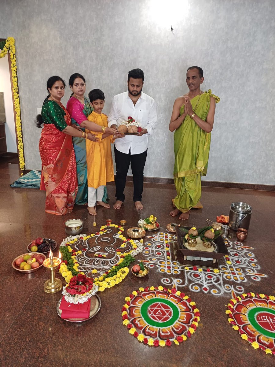 HebbalkarMrinal's tweet photo. Conducted a housewarming ceremony at the government residence of Minister Smt. Laxmitai Hebbalkar, which has been allocated by the district administration in her capacity as the Udupi district incharge minister.

@laxmi_hebbalkar @mrinalhebbalkar #nammaudupi #housewarming https://t.co/F9AxZuhsow