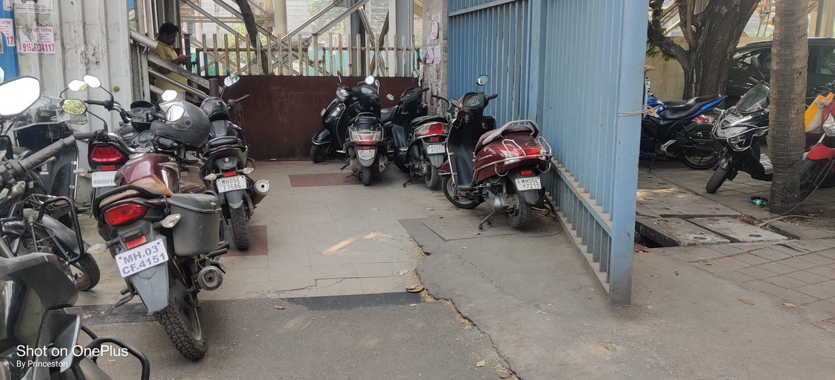 PGigool's tweet photo. @MTPHereToHelp Still no action taken on the above this is today's photo https://t.co/Ysh605C1Qq