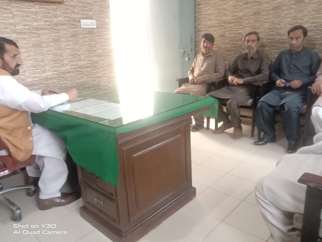 ڈپٹی کمشنر ننکانہ صاحب چوہدری محمد ارشد کی خصوصی ہدایت پراسسٹنٹ کمشنر ننکانہ اللہ توکل وٹو رجسٹریشن برانچ کا دورہ کررہے ہیں اس موقع پر انہوں نے عملہ کی حاضری ودیگر دفتری معاملات کا تفصیلی جاٸزہ لیتے ہوۓ سروسسز کو مزید بہتر بنانے کی ہدایات جاری کیں۔