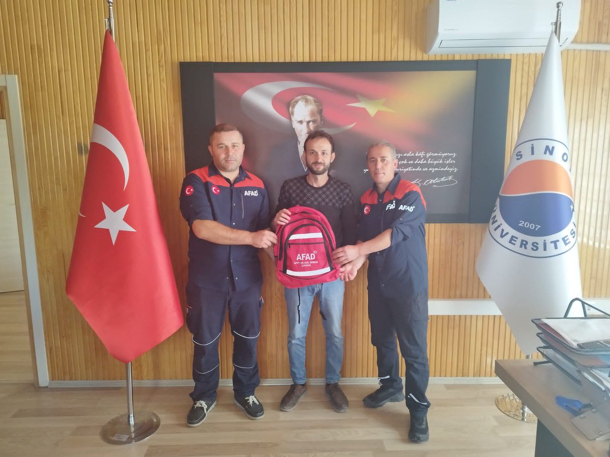 sinopuniversity's tweet photo. Cumhuriyetimizin 100. Kuruluş Yıl Dönümü kutlamaları kapsamında Sinop AFAD Ekibi tarafından Üniversitemiz Türkeli MYO Acil Durum ve Afet Yönetimi Programı 1. ve 2. Sınıf öğrencilerine “Cumhuriyet’in 100. Yılında Afete Hazır Gençler” konulu eğitim verildi.

@AFAD_Sinop https://t.co/2mHfGdcK8C