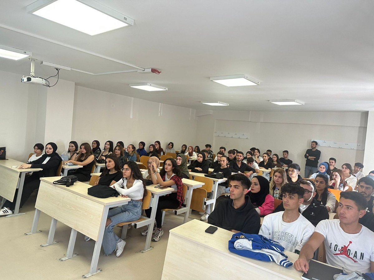 sinopuniversity's tweet photo. Cumhuriyetimizin 100. Kuruluş Yıl Dönümü kutlamaları kapsamında Sinop AFAD Ekibi tarafından Üniversitemiz Türkeli MYO Acil Durum ve Afet Yönetimi Programı 1. ve 2. Sınıf öğrencilerine “Cumhuriyet’in 100. Yılında Afete Hazır Gençler” konulu eğitim verildi.

@AFAD_Sinop https://t.co/2mHfGdcK8C