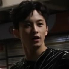 markleonct's tweet image. Low quality ava, sengaja ngeblur biar ga keliatan terlalu tampan