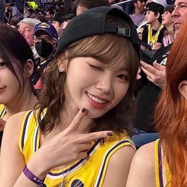 chaechaechive's tweet photo. 채원선배.. https://t.co/Mfu5O7KQ7g