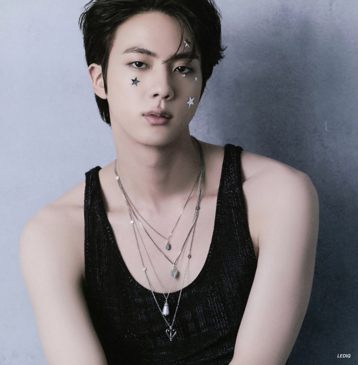 Seokjinpicss's tweet photo. Champ K-Star MVA BEST ARTIST MEN award {JIN}🎉

CONGRATULATIONS JIN
JIN MOST VALUABLE ARTIST https://t.co/XUgFYsuKU1