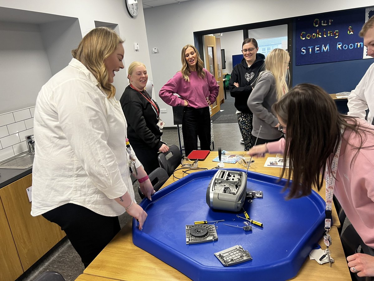 MissCEdu's tweet photo. All staff received CLPL on tinkering and how this develops playful pedagogy, IDL and Metaskills as part of our @ClydePrimary curriculum. Looking forward to seeing our new Tinkering Time boxes in use across the school #STEMGlasgow #Play #Metaskills #DYW https://t.co/pTOvw5PH5P