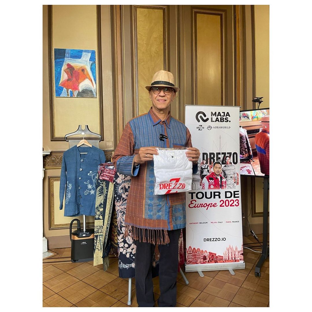 BDFW2022's tweet photo. Through this showcase experience, more people aware and understand the importance of protecting the environment, reducing textile waste, reducing fast fashion consumption and respecting themselves as part of the earth with Digital Fashion ♻️🧥 

#drezzo #majagoesglobal #majalabs https://t.co/bLXxZmWd2o