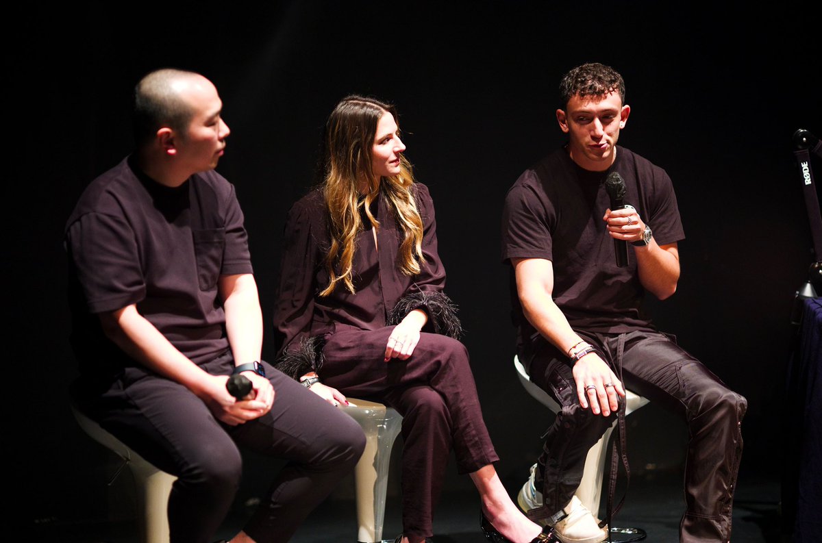 👏🏻👏🏻 Biggest live show we’ve had so far! Thank you <a href="/amandacassatt/">amanda.eth</a> <a href="/ysiu/">Yat Siu</a> <a href="/sandeepnailwal/">Sandeep | CEO, Polygon Foundation (※,※)</a> <a href="/0xLoMel/">LORENZO 🐧✳️</a> <a href="/9gagceo/">9GAGCEO</a> and Neo Chan 👶🏻 for joining the show! It was a master class ✨

We are ready to set sail at Victoria Harbour tonight! 🏴‍☠️🏴‍☠️🏴‍☠️