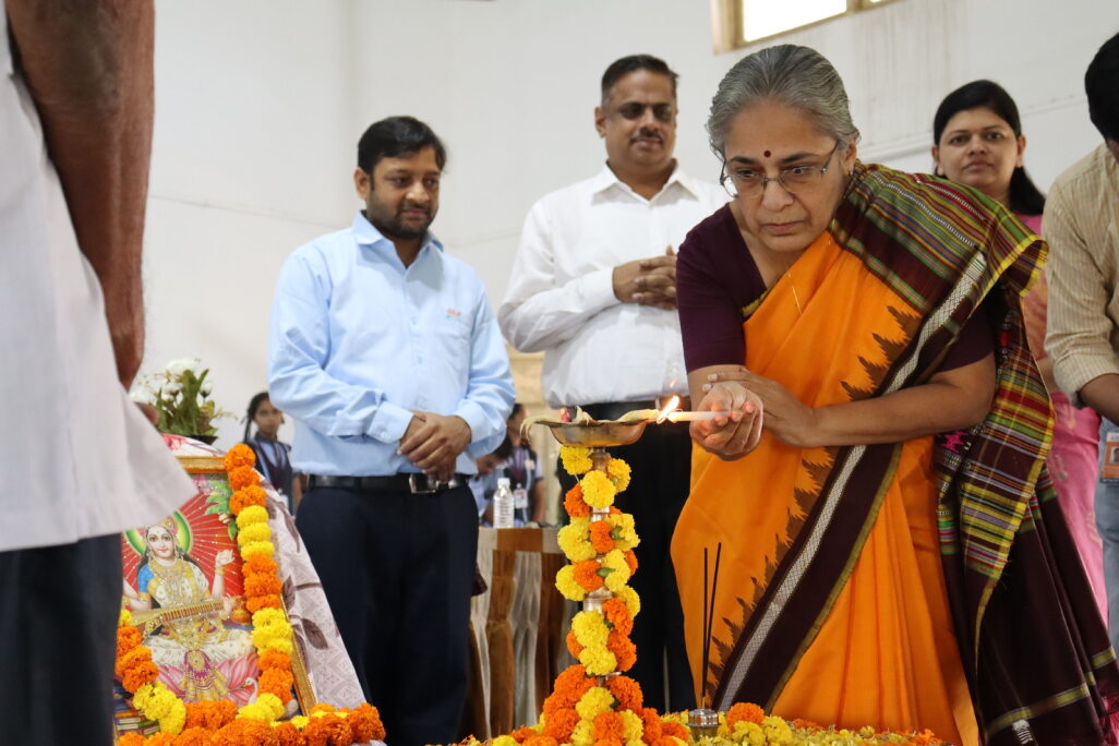 AgastyaOrg's tweet photo. Unveiling the future of education with the launch of Mobile Science Lab at Valsad Dist, supported by the Atul Foundation!
.
.
.
#agastyainternationalfoundation #atulfoundation #education #productivity #ruraldevelopment #transforminglearning #mobilesciencelab https://t.co/yohSo4QB3T