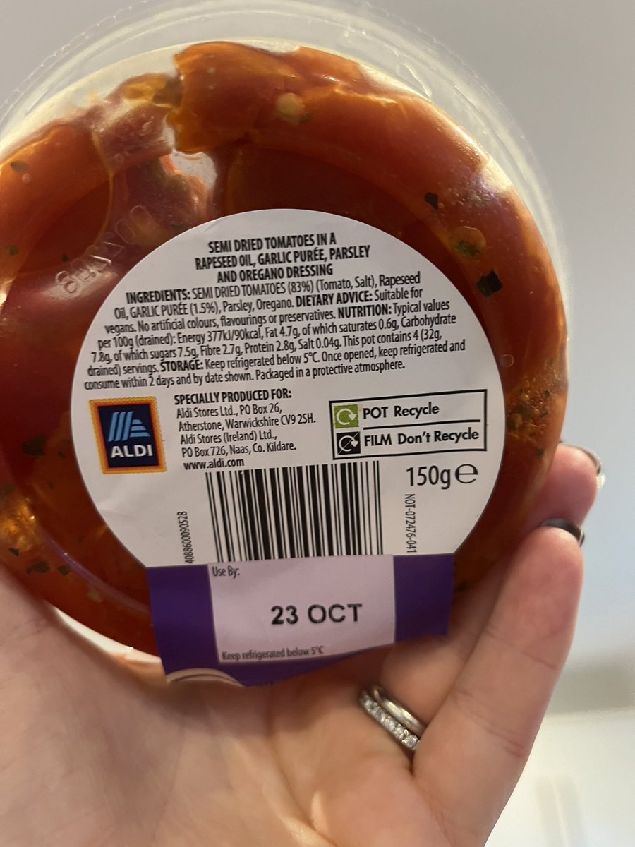 redheadnel's tweet photo. @AldiUK ordered placed 26/10, collected 27/10, tomatoes went out of date 23/10?? Please explain. https://t.co/poQu3puI1e