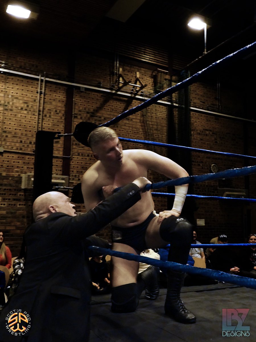 SaltirePro's tweet photo. @thecoltondavis with his manager ringside Charles @boddington2017 Boddington.
#prowrestling #wrestling #Scotland #Scottishevents #spwdefiant https://t.co/KxaM35h8Hs
