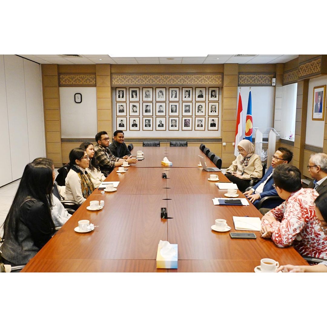 BDFW2022's tweet photo. Majalabs and Drezzo explain Indonesia's potential to become the center of digital fashion development in Asia through Bali.

#majalabsgoesglobal #drezzo #web3 #digitalfashion https://t.co/Q1CykrQbiS