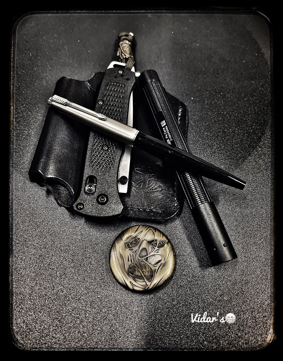 GeirholtVidar's tweet image. Happy Thursday 🤗
Have a great day! 
#GoodVibes 
#funwithphotography 
#edccommunity #edcgear 
@BenchmadeKnives @ParkerPens #ledlenser #blvckedc 
#knife #pen #coin #flashlight #leatherorganizer @bestdamnedc @everydaycarry 
📸😊