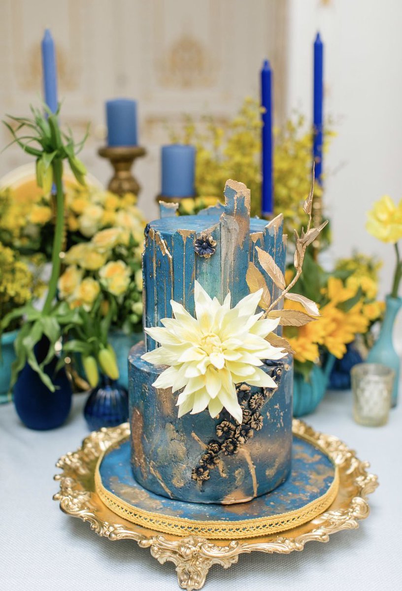 lizcakeemporium's tweet photo. #blue #weddingcake #bluecake #colourpop https://t.co/XmemPP4XrO