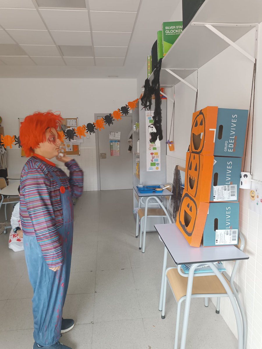 CCMiramadrid's tweet image. El martes pasado celebramos el día de Halloween haciendo diferentes actividades, relacionadas con este día. Todos hemos disfrutado y aprendido mucho. Estuvimos trabajando y nos divertimos a la vez.

¡Nos lo hemos pasado fenomenal!

#colegiomiramadrid #miramadrid #googlereference