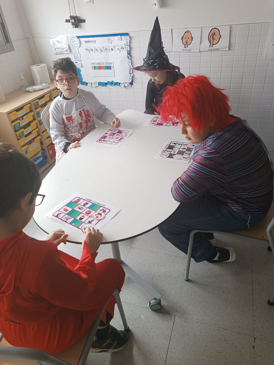 CCMiramadrid's tweet image. El martes pasado celebramos el día de Halloween haciendo diferentes actividades, relacionadas con este día. Todos hemos disfrutado y aprendido mucho. Estuvimos trabajando y nos divertimos a la vez.

¡Nos lo hemos pasado fenomenal!

#colegiomiramadrid #miramadrid #googlereference